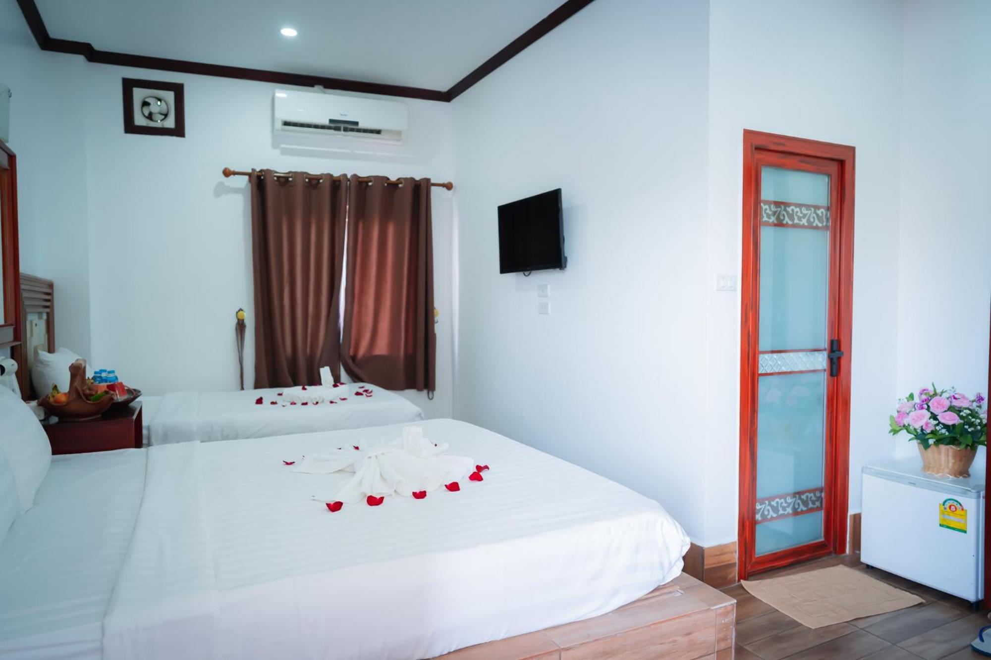 Vientiane Ruby Riverside Hotel Exterior photo