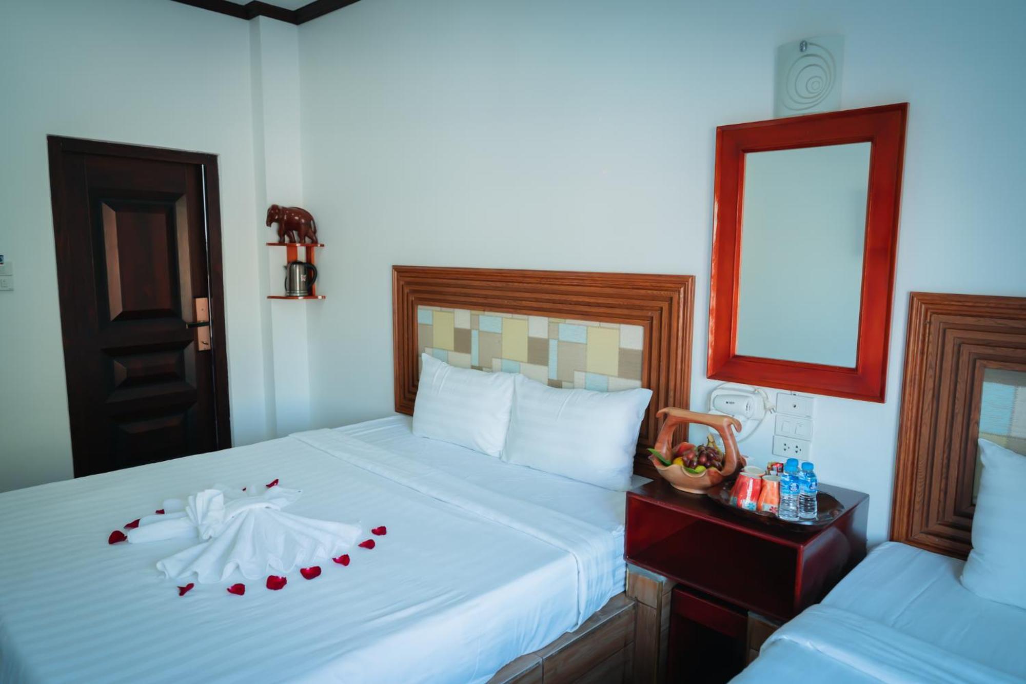 Vientiane Ruby Riverside Hotel Exterior photo