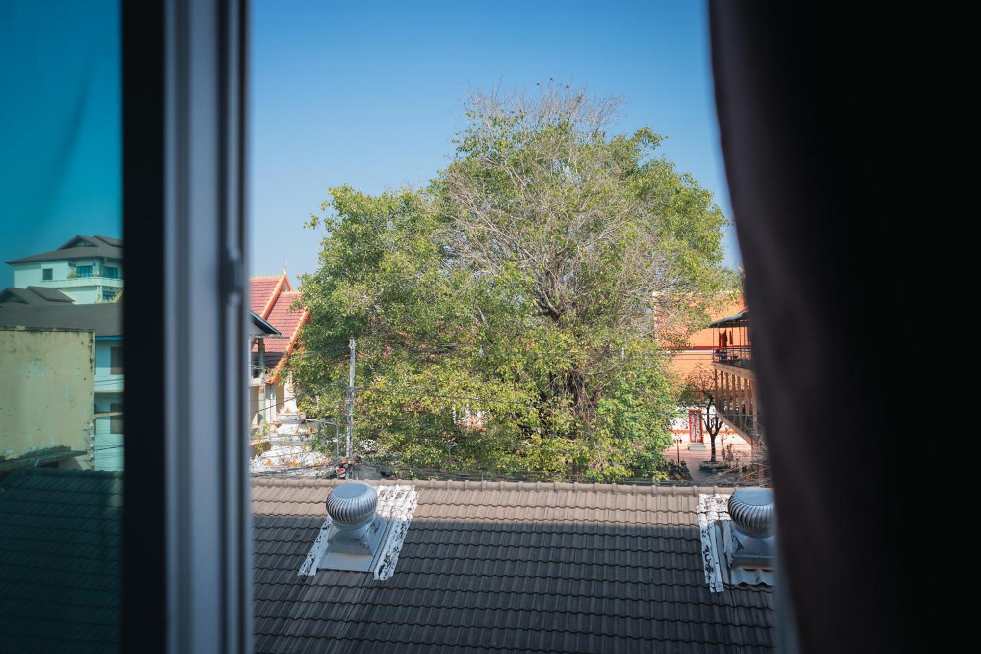 Vientiane Ruby Riverside Hotel Exterior photo